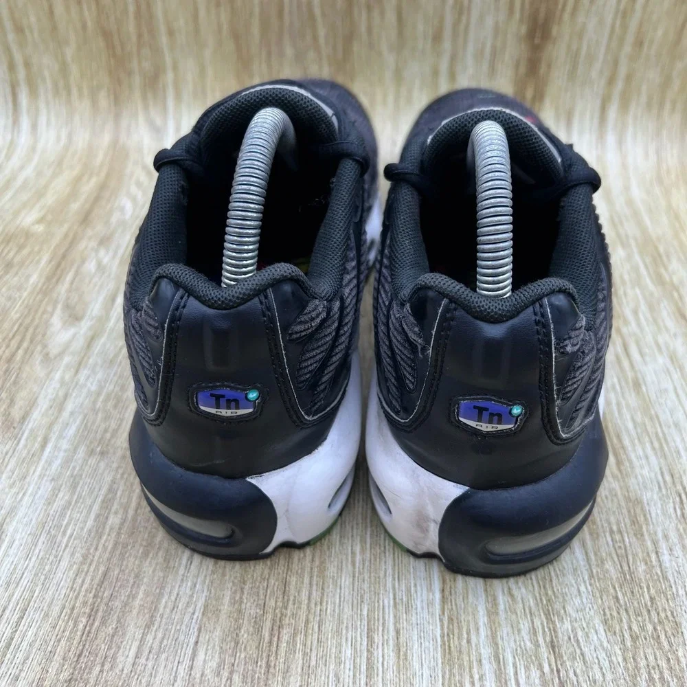 Nike Air Max Plus GS Evolution Of Icons Youth Size 7Y Black Shoes DD2008-001